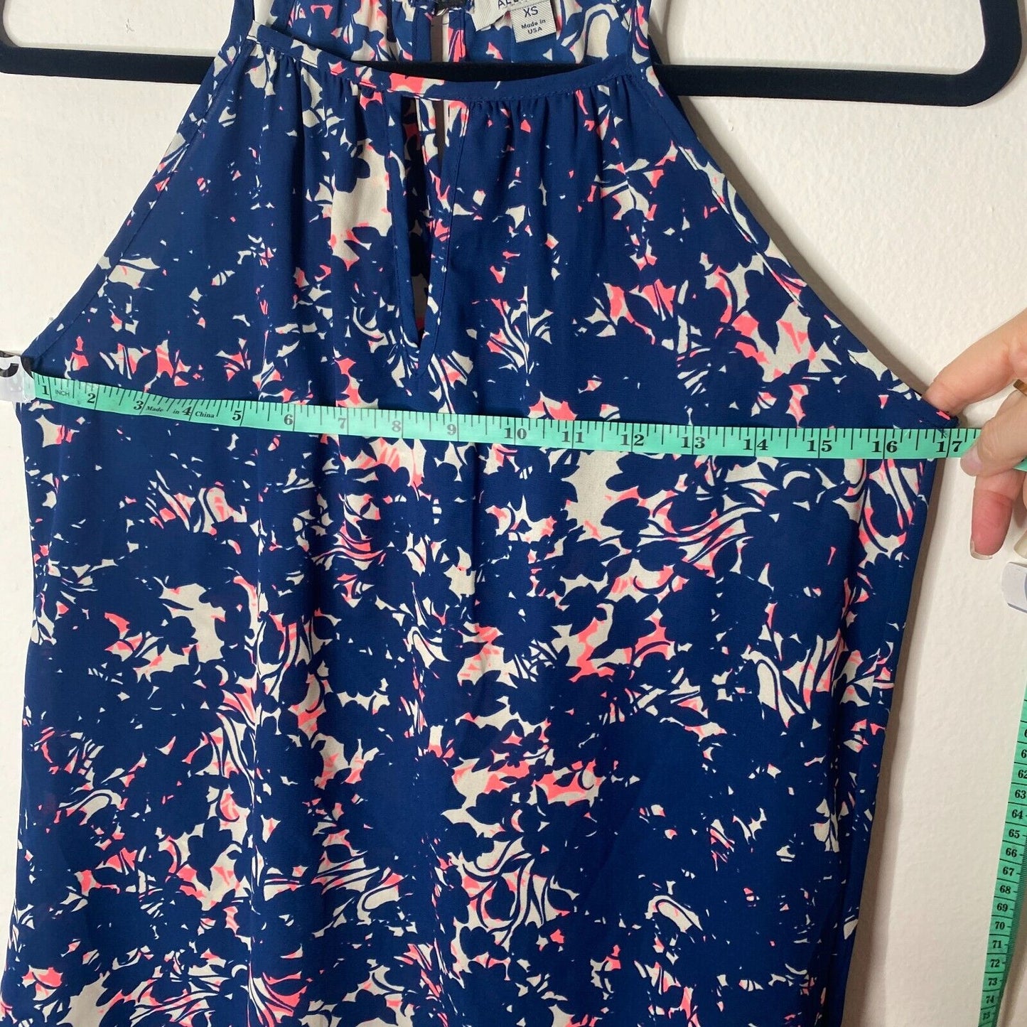 Allison Joy Cassidy Tank Navy Pink Keyhole VNeck Sleeveless Back Button XS