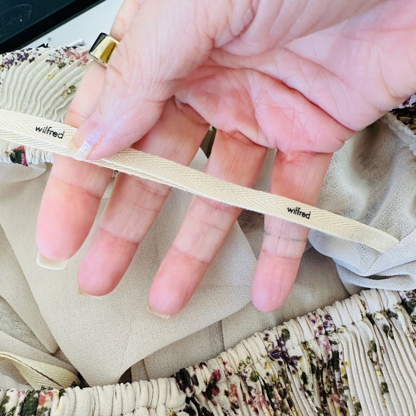 Aritzia Wilfred Talence Cream and Multi Floral Silk Pleated Off Shoulder Top XS