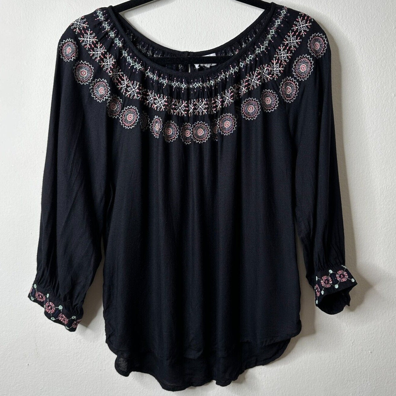 Velvet By Graham & Spencer Eva Black Peasant Top Pastel Embroidered Neck XS