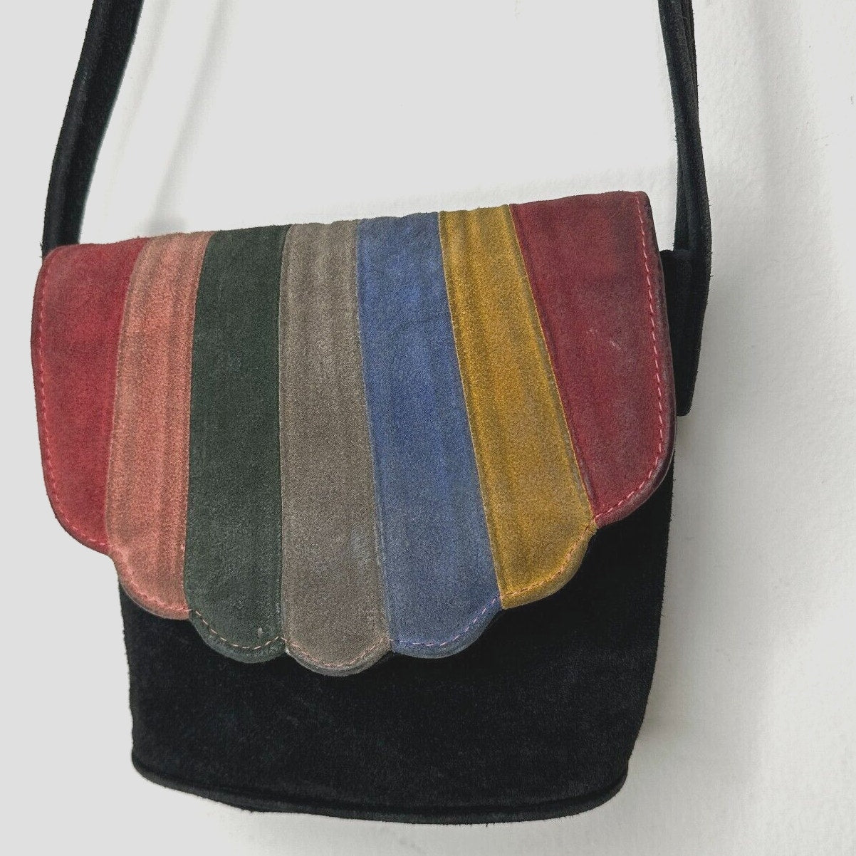 Cab Blanche Shell Canteen Black Suede Rainbow Clamshell Fold Crossbody Purse
