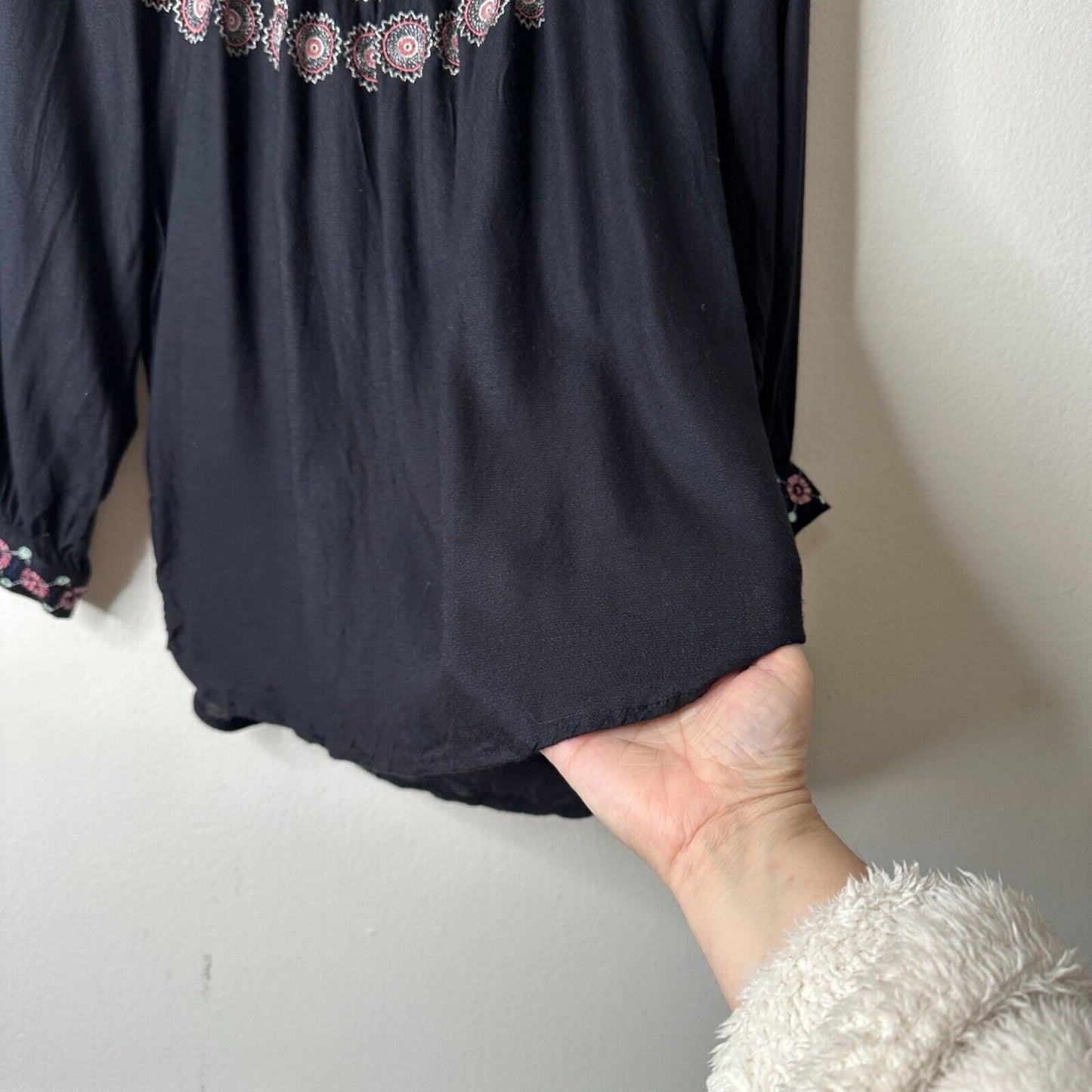 Velvet By Graham & Spencer Eva Black Peasant Top Pastel Embroidered Neck XS