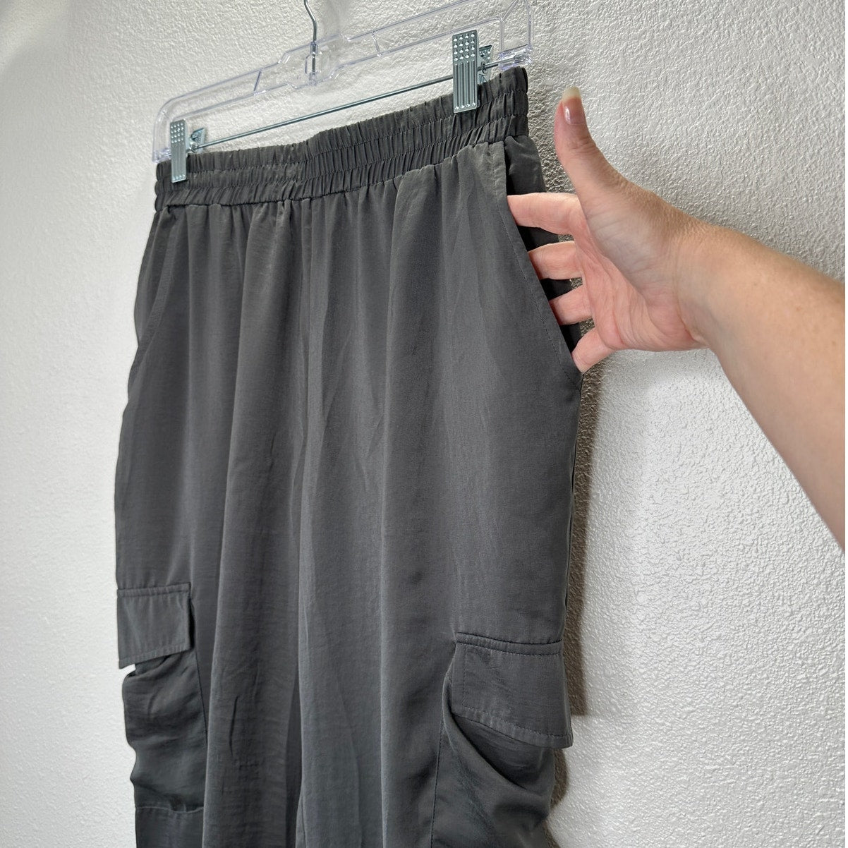 Sadie & Sage Gray Satin Utility Pocketed Elastic Waist Jogger S