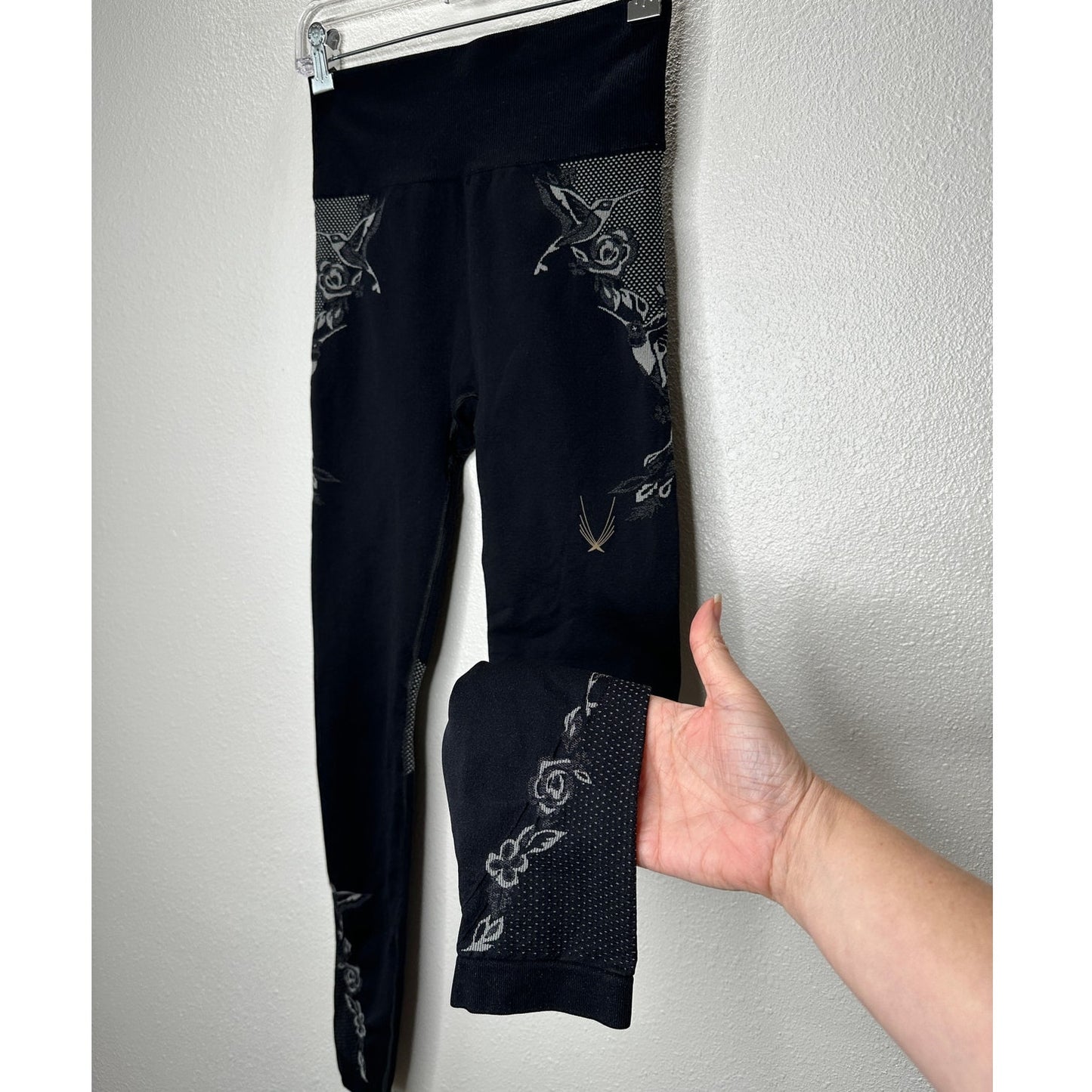 Lucas Hugh Black Technical Knit Hummingbird Crop Top & Leggings Set M