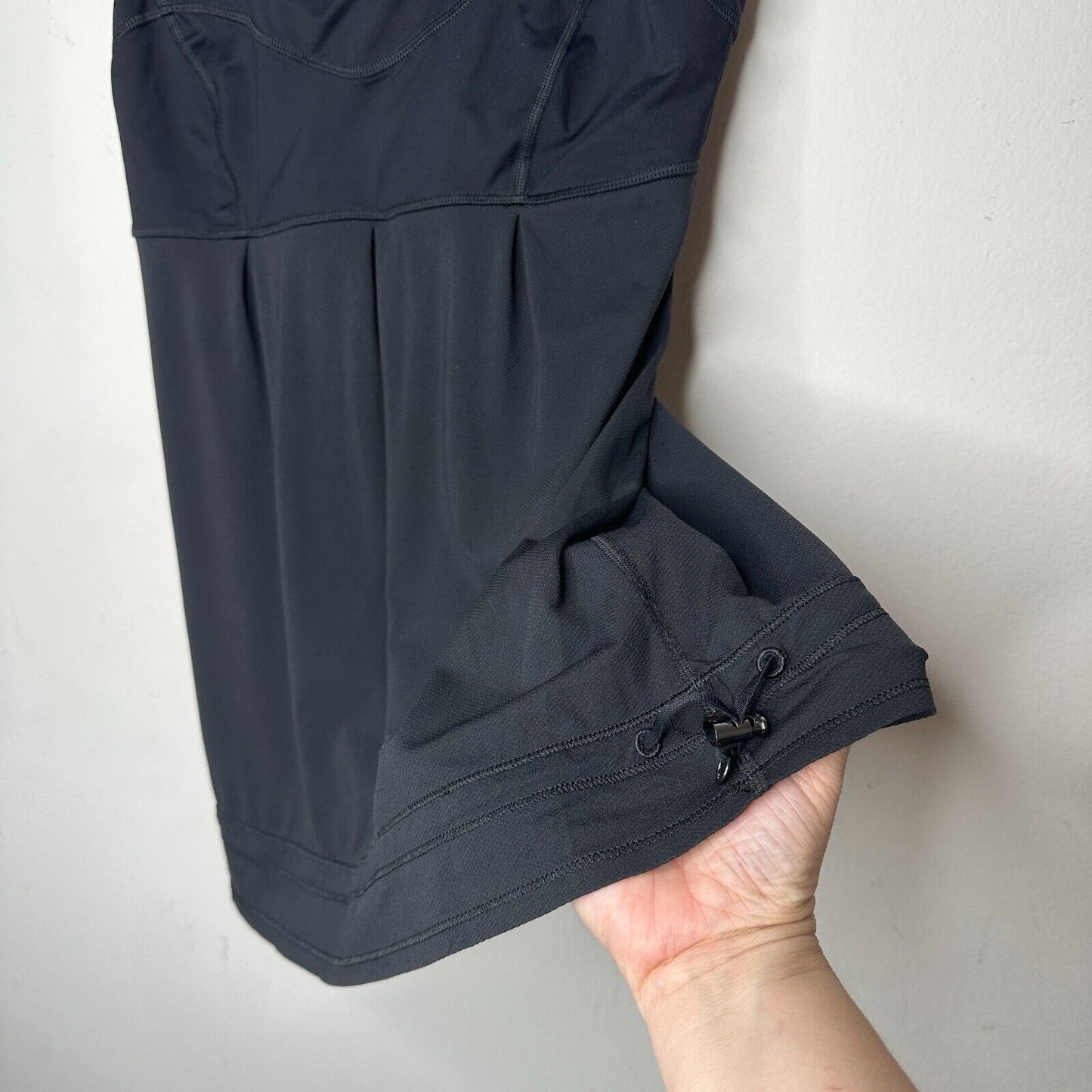 Lululemon Black Run Tame Me Tank Top Yoga Luxtreme Cinch Bottom Fitted Size 6