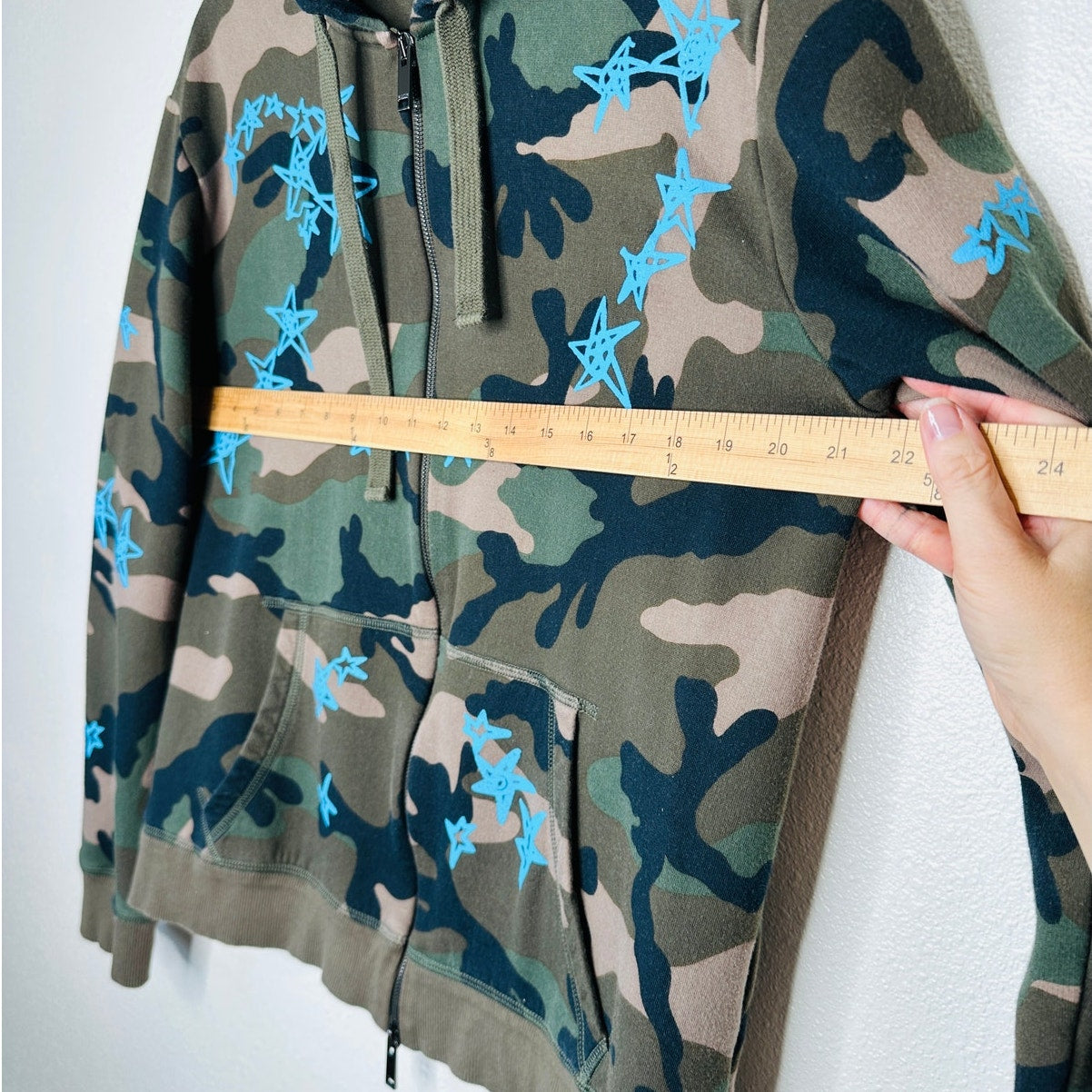 Valentino Army Green Black Tan Camo Print Bright Blue Stars Front Zip Hoodie S