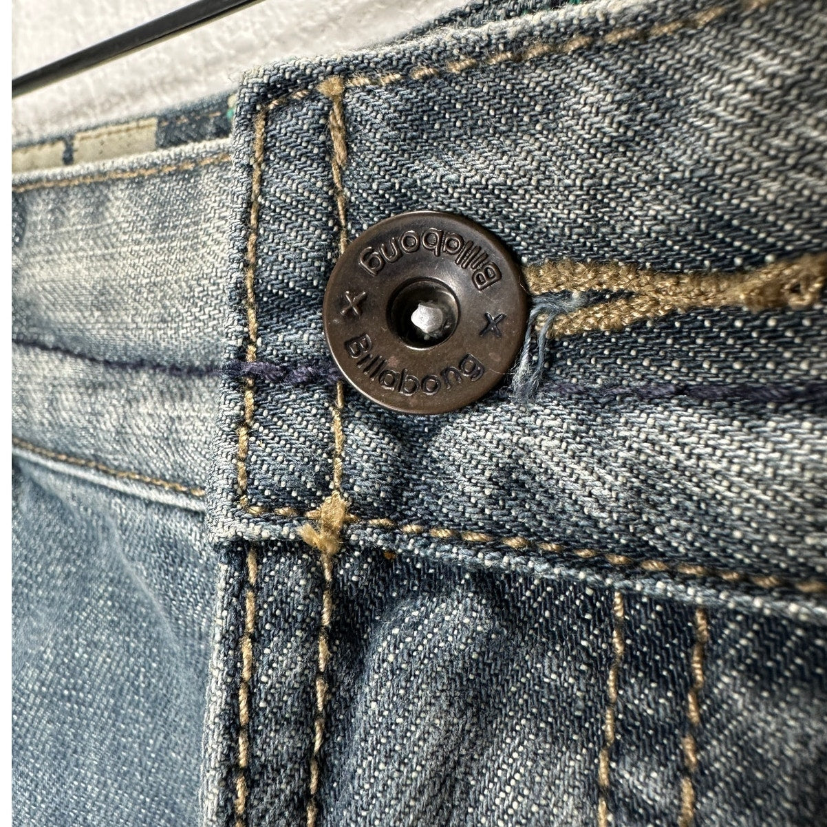 Billlabong Y2K Medium Wash Low Rise Tan Stitching Jean Skirt 7