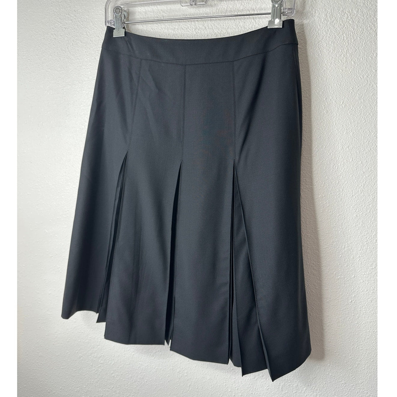 Burberry Black Pleated A-Line Skirt Side Zip Knee Length 23”