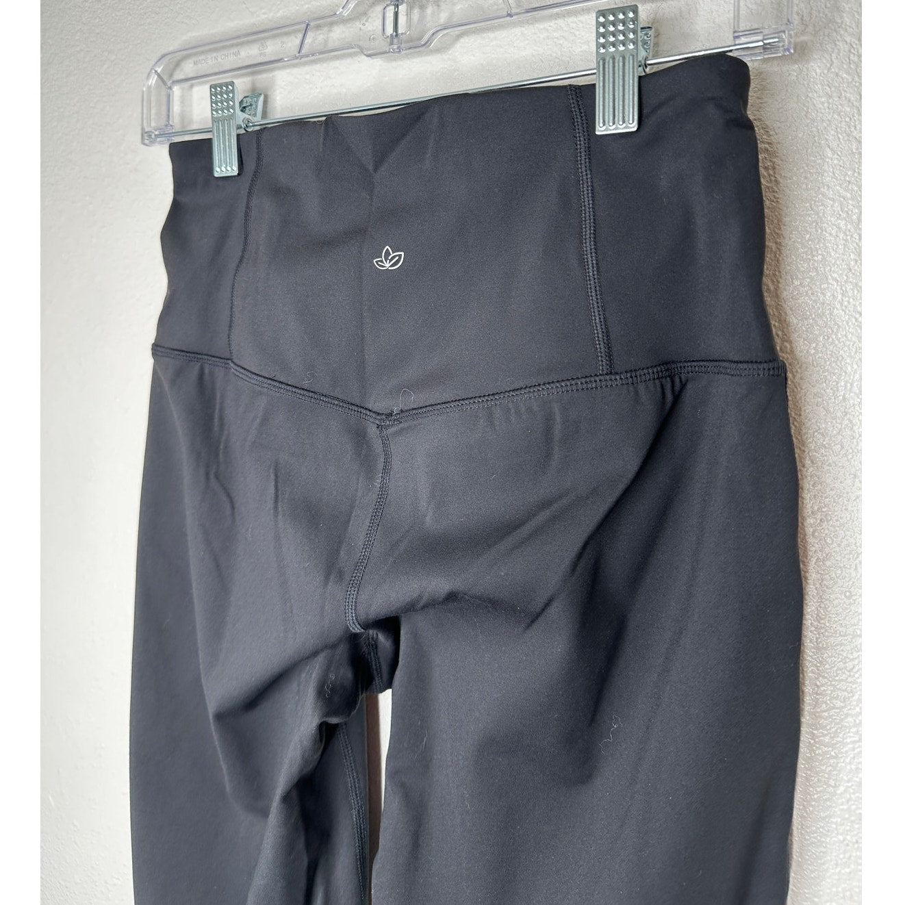 NWT YogiPace Black Wide Waistband Cropped Wide Leg Yoga Pant Small