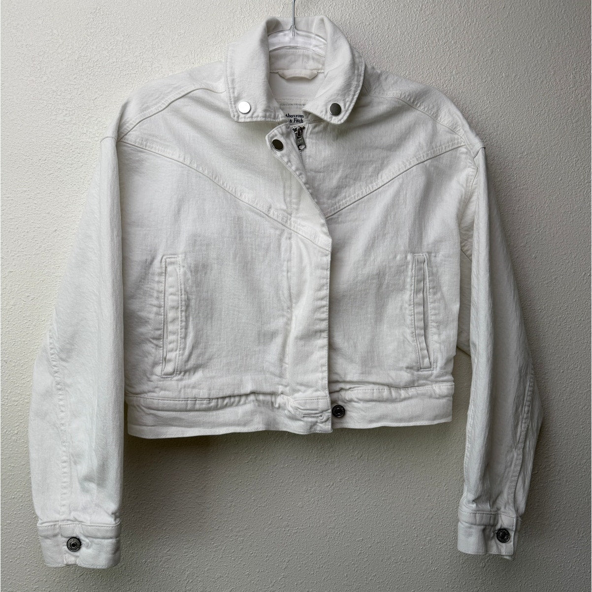 Abercrombie & Fitch White Cropped Zip Front Denim Jacket Size M