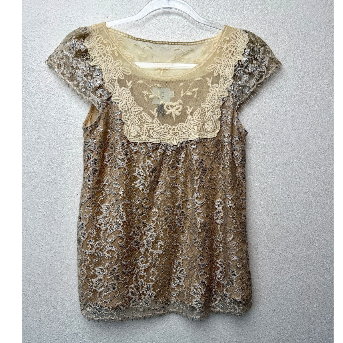 HD in Paris Metallic Silver Floral Lace Cap Sleeve Blouse Women's US 2