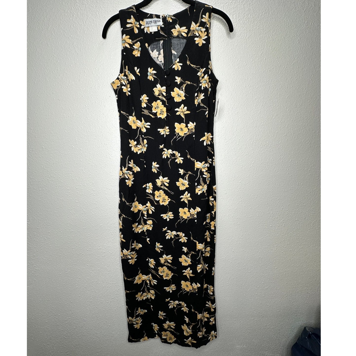 NWT Alyn Paige Black Multi Color Floral Sleeveless V-Neck Button Midi Dress 8