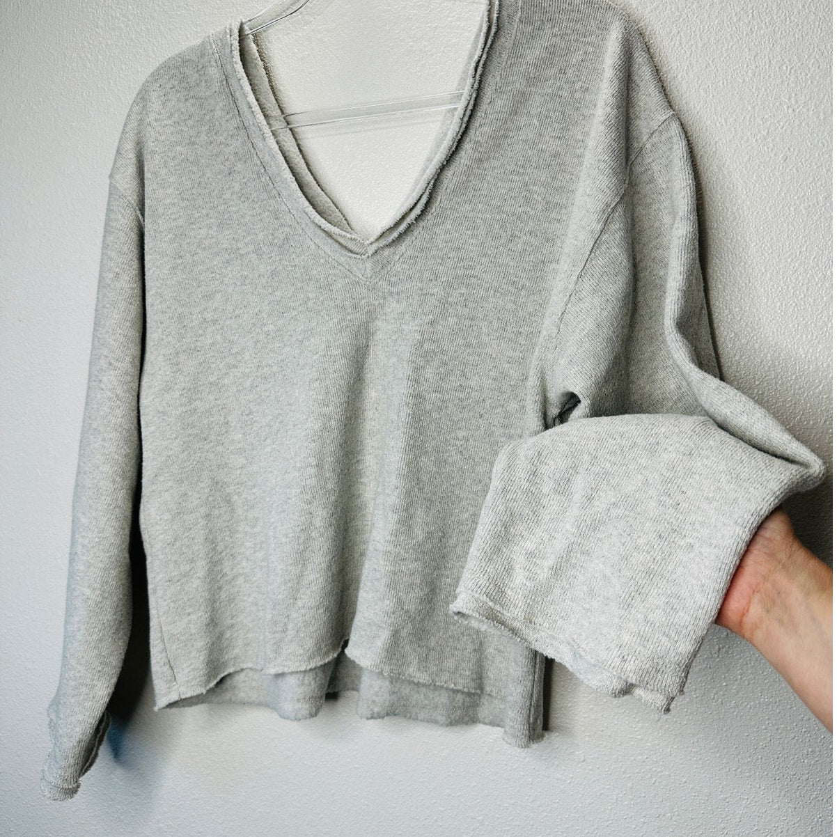 Zara Light Gray Long Sleeve VNeck Double Raw Hem Crop Sweater S