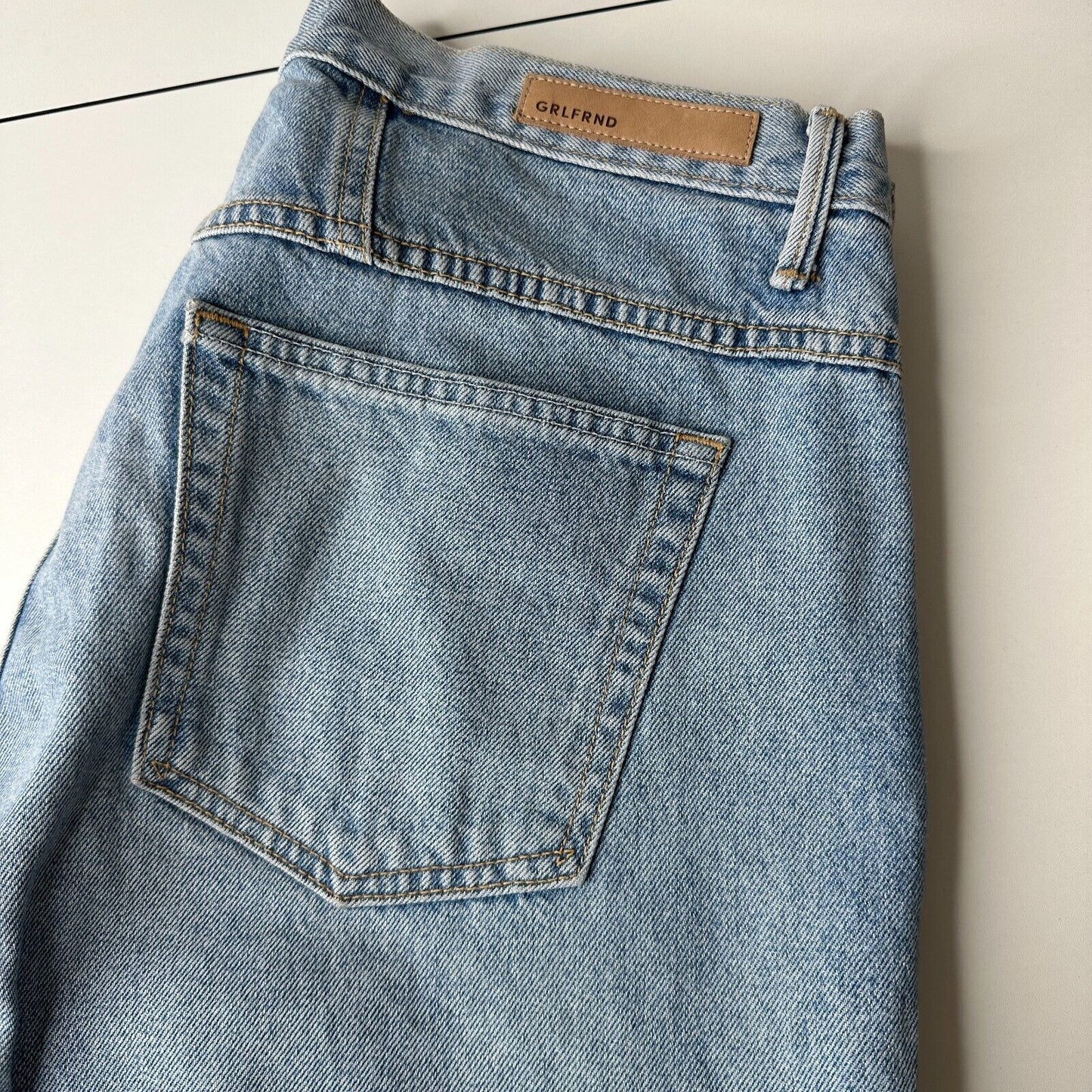 GRLFRND Dree Light Wash In My Time Crop Jean Hidden Button Fly Straight Leg 31