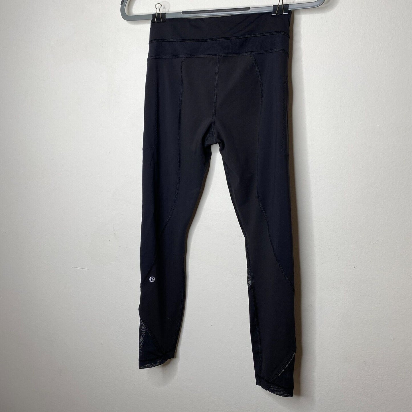 Lululemon Black Side Hip Zip Pockets Mesh Detail Waist & Ankle 7/8 Leggings 4