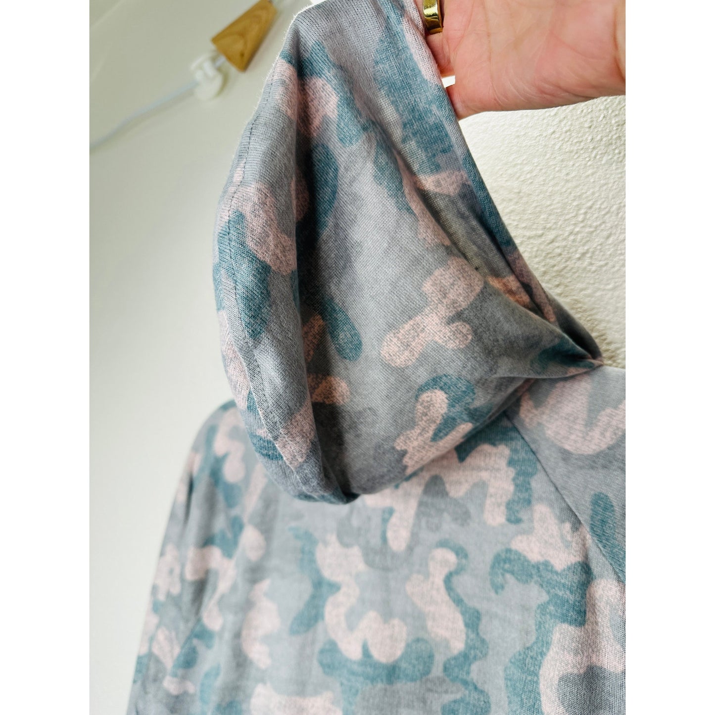 Jacqueline Intimates Blue Teal Pink Camo Hooded Sweater Top L
