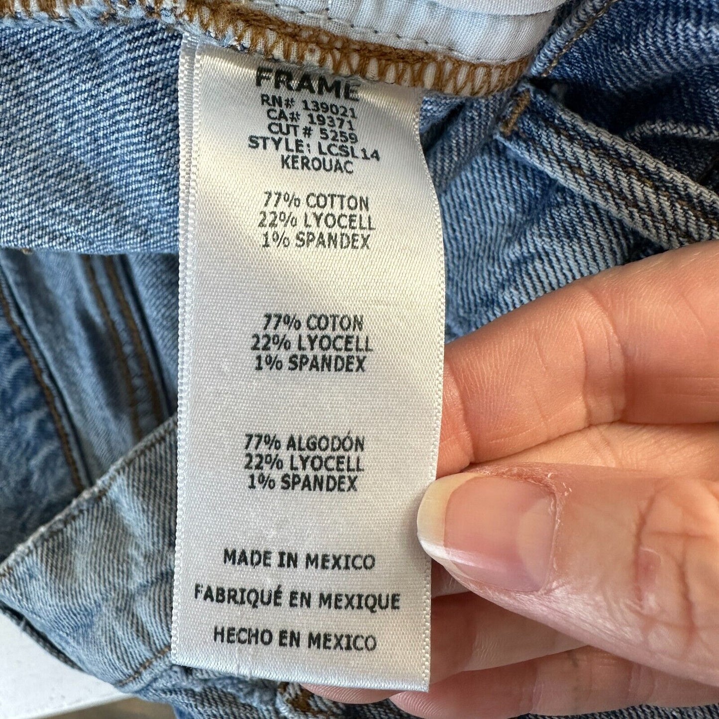 Frame Light Blue Medium Wash Kerouc Le Cutoff Raw Hem Front Zip Jean Shorts 31