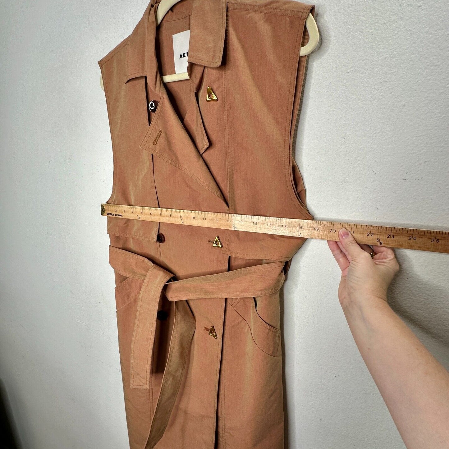 Aeron Delray Dusty Peach Iridescent Sleeveless Button Trench Coat Welt Pockets