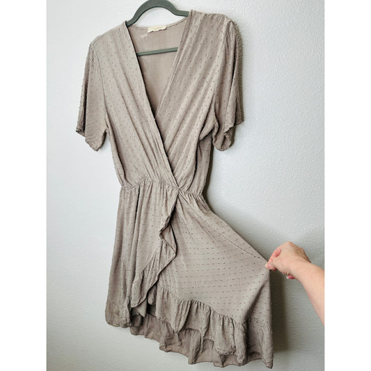 Alice Rinaldi Taupe Tonal Polka Dot Short Sleeve Faux Wrap Ruffle Dress M