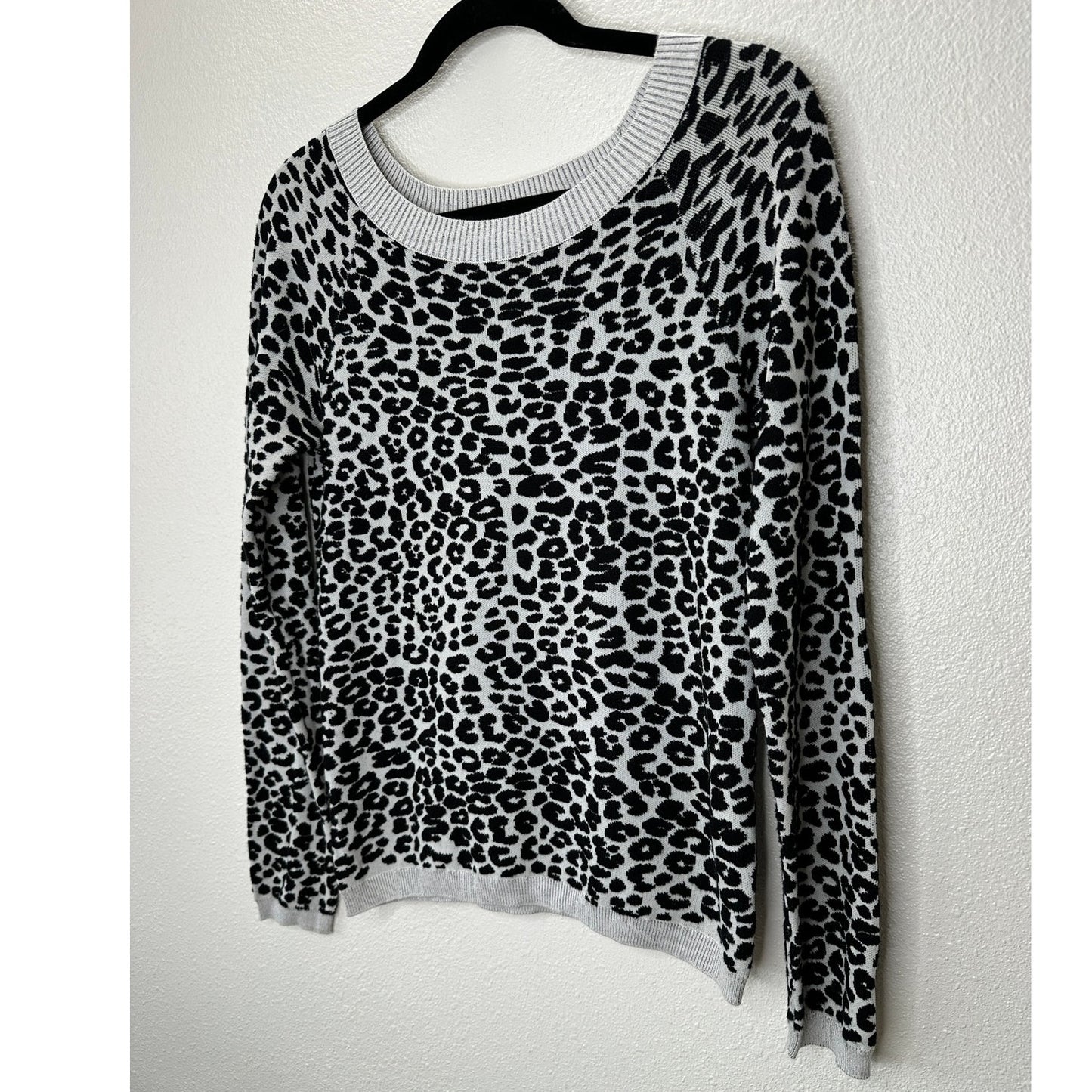 Express Black & Light Gray Leopard Print Boat neck Long Sleeve Thin Sweater M