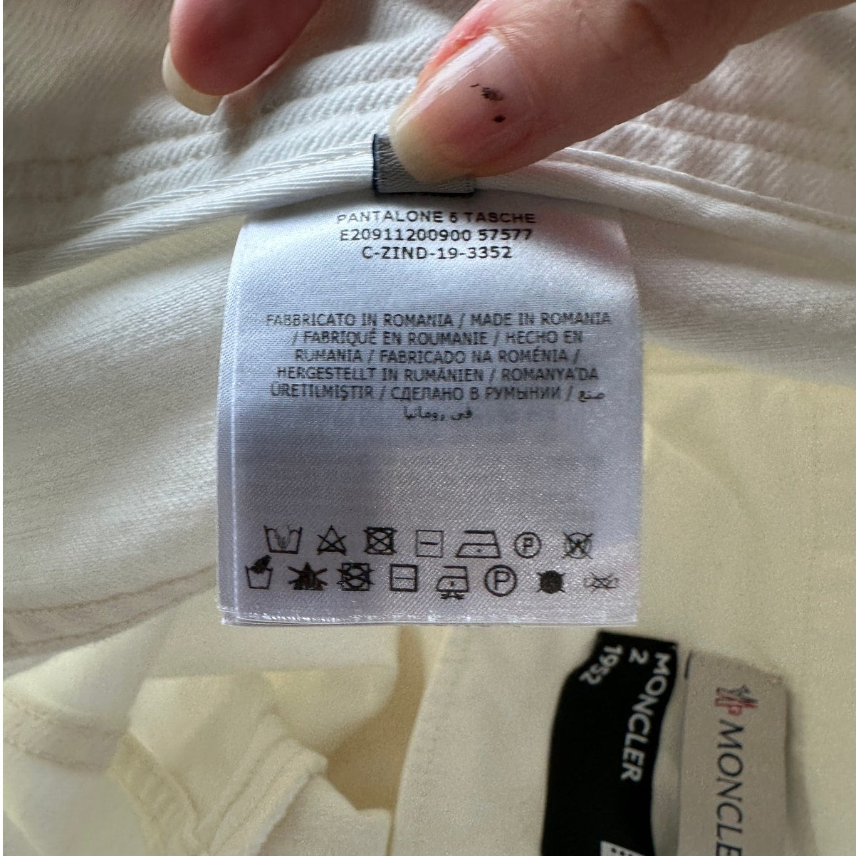 Moncler Men's Slim Fit Ivory White Jeans 5-Pocket Denim Sz36