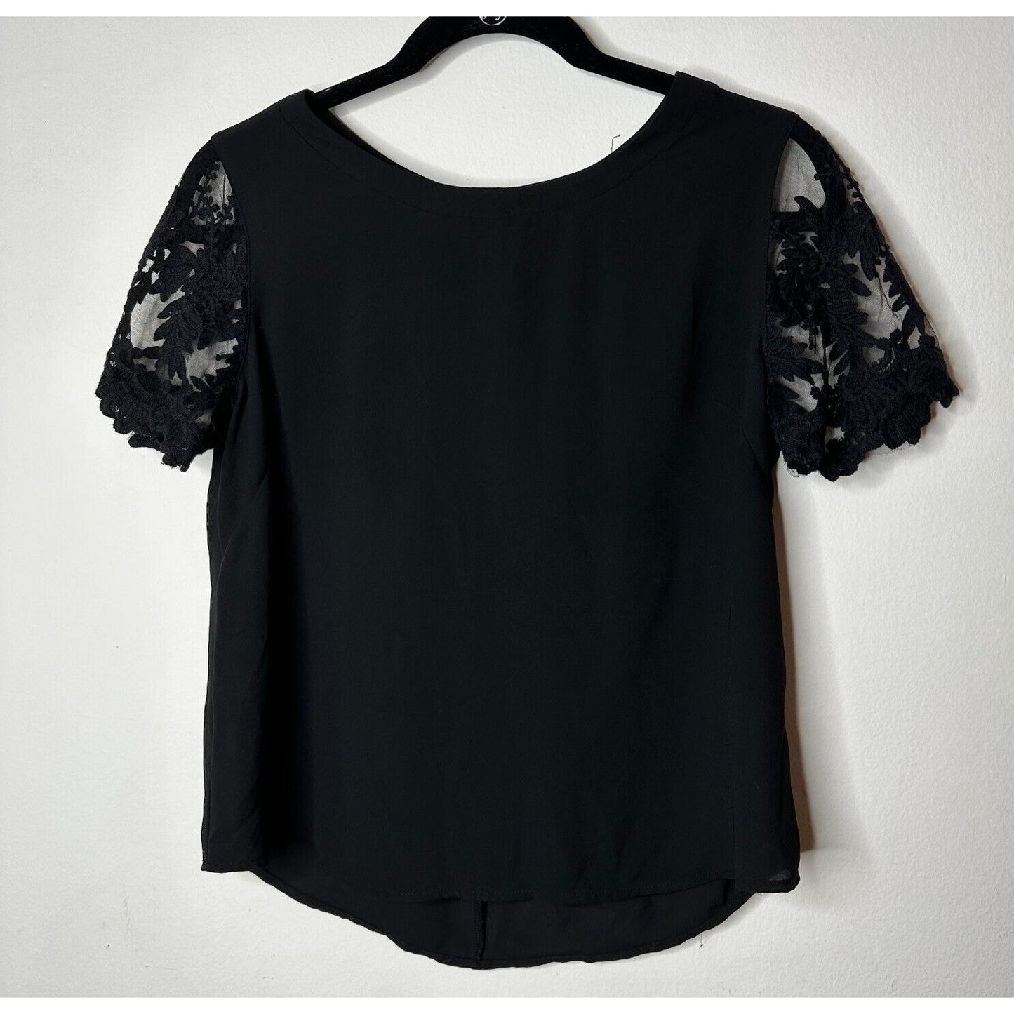 Lush Black Sheer Mesh Floral Lace Short Sleeve Keyhole Button Flowy Blouse M