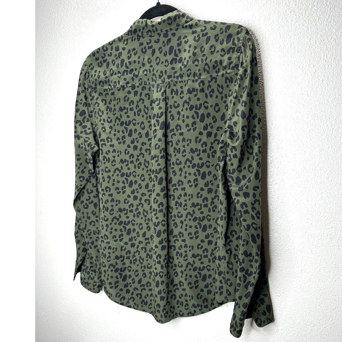 Rails Kate Olive Cheetah Print Long Sleeve Button Down Silk Blouse S