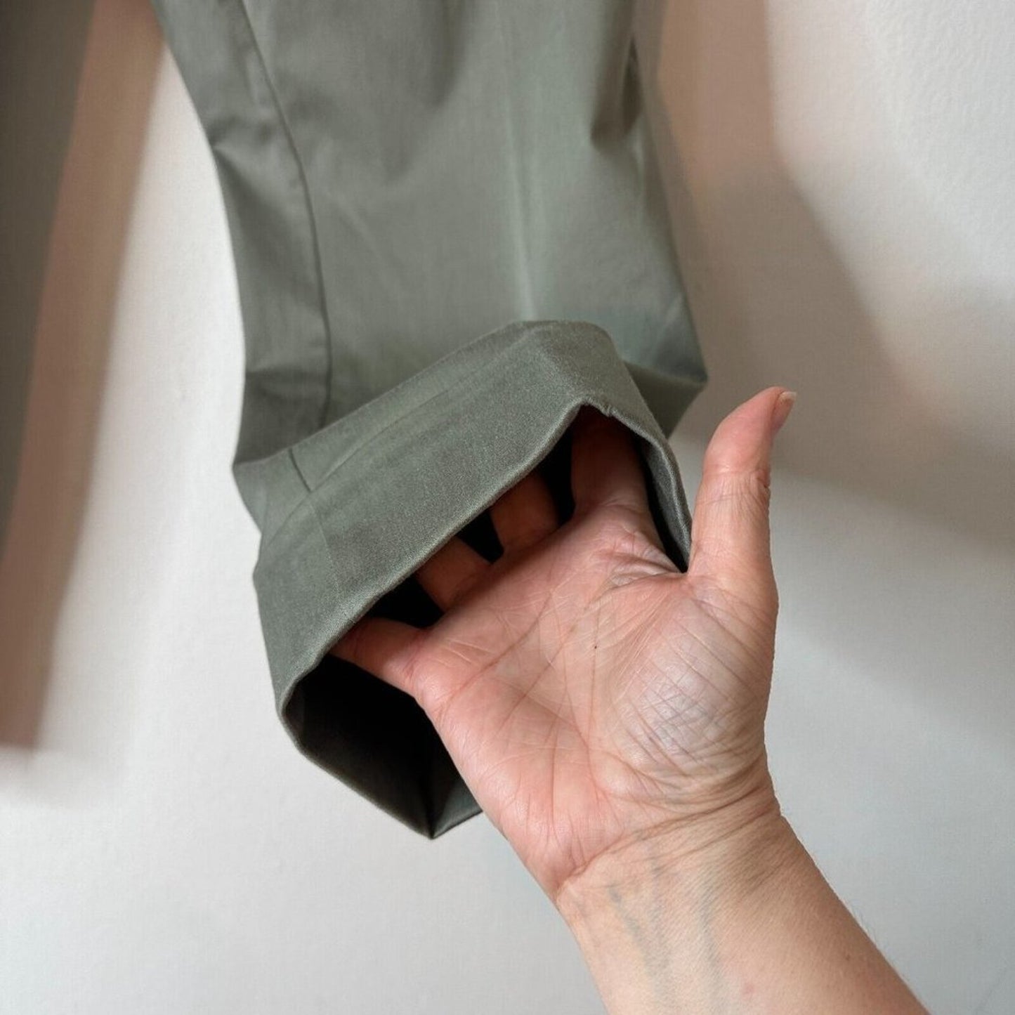 NWT Chico's Secret Stretch Straight Leg Cuffed Crop Pant Vetiver Olive Gray 10