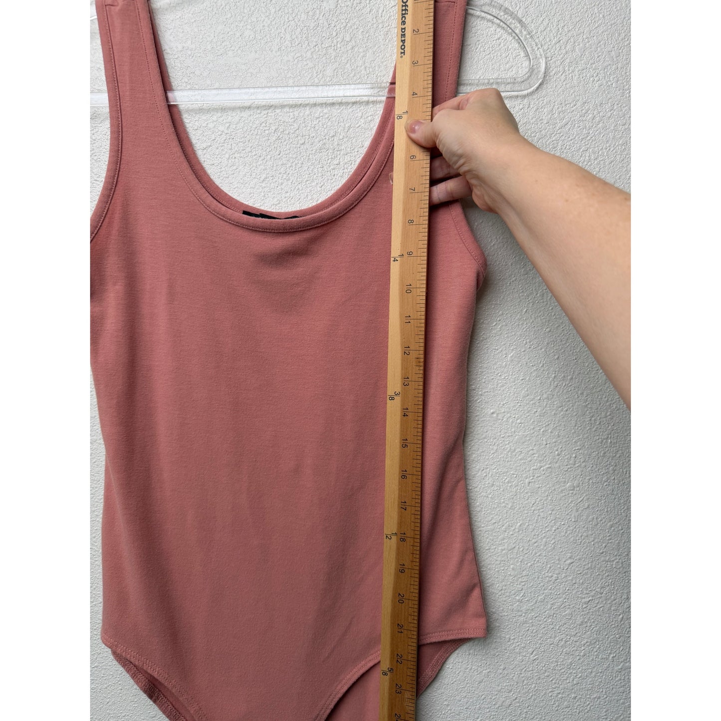 Forever 21 Dusty Pink Sleeveless Snap Bodysuit Tank Top Size M