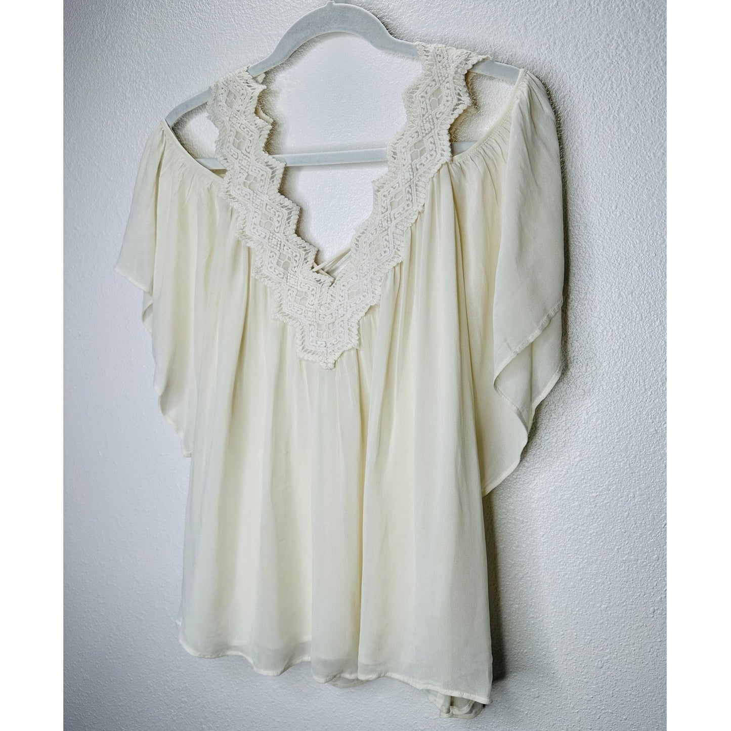 Love Sam Ivory Cream Crochet V-Neckline Tie Back Cold Shoulder Top M