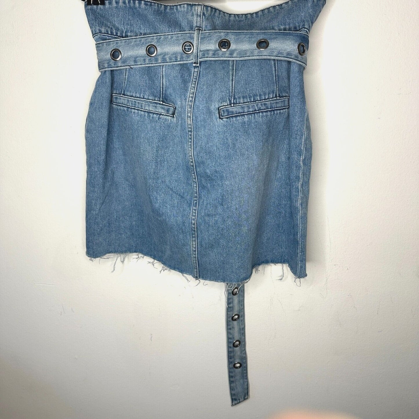 GRLFRND Ava Medium Blue Wash Zip Denim Skirt Grommet Belt Frayed Hem Paperbag 32