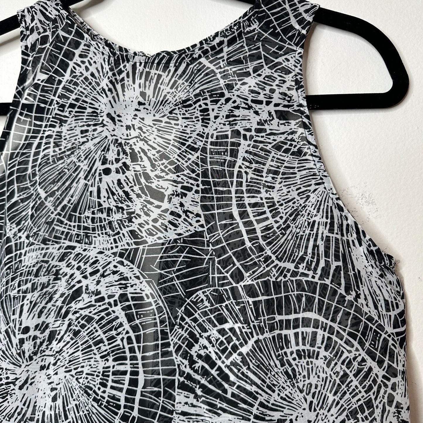 Ovi Black & White Wood Circle Design Keyhole Draped Back Sleeveless Blouse Small