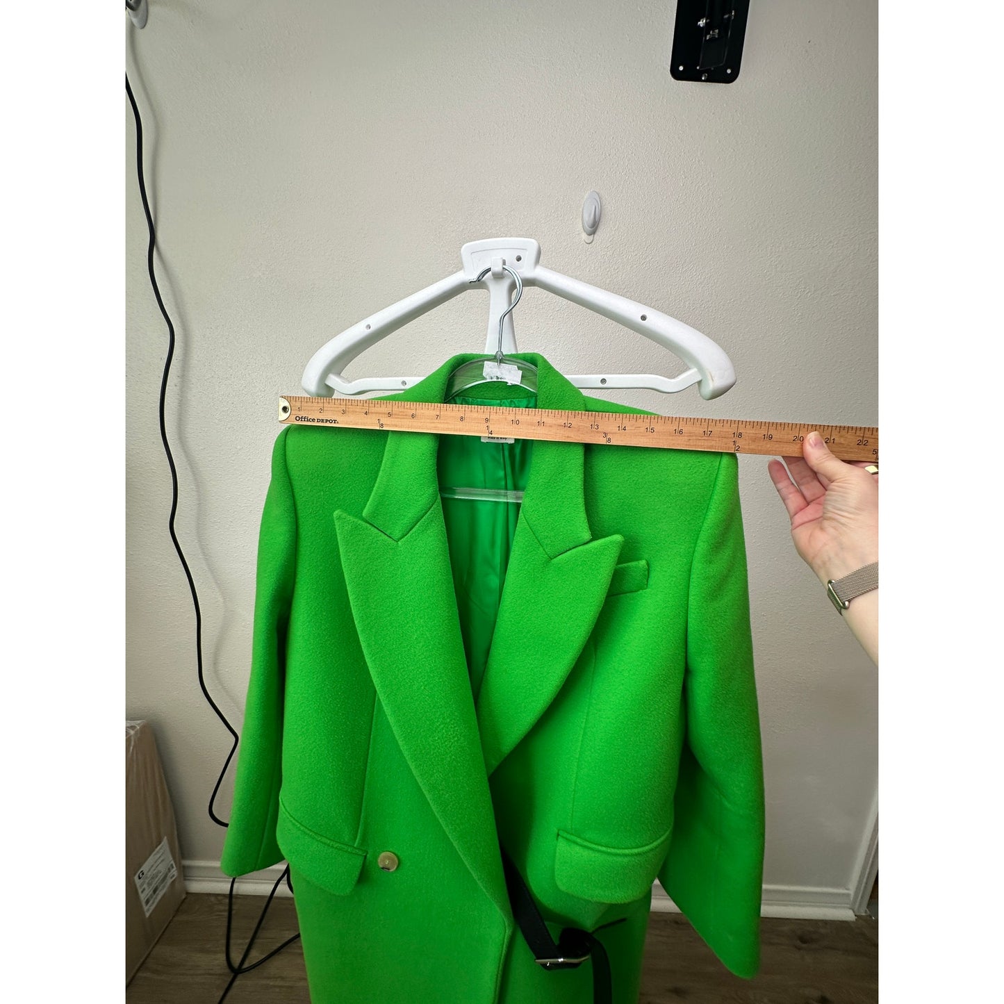 Alexander McQueen Lime Green Fitted Wool Coat Made in Italy 8