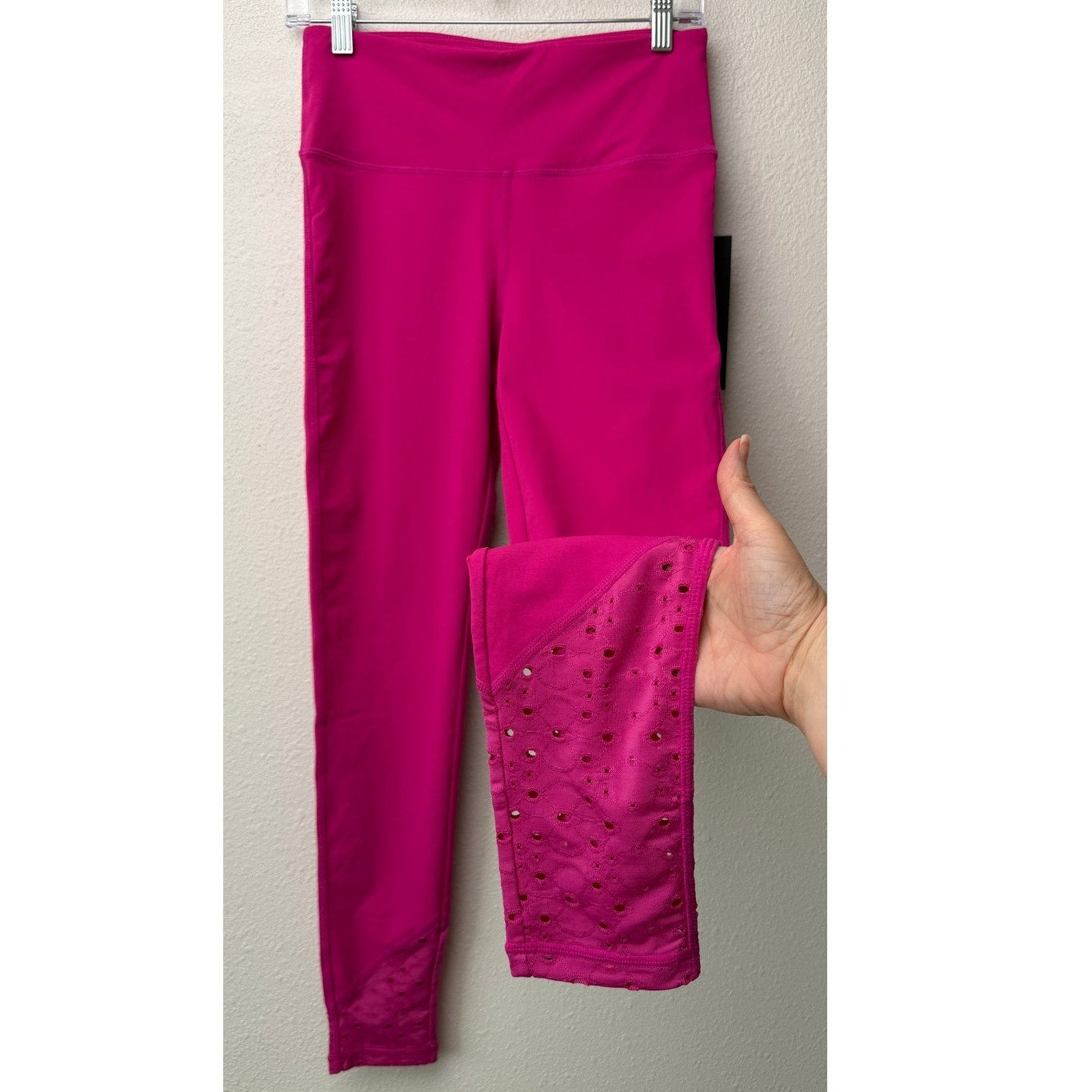 NWT Mono B Pink Laser Cut Yoga Leggings Womens M