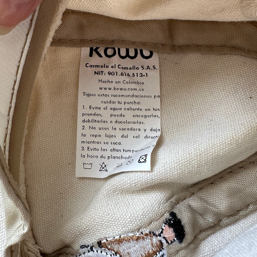Kowu Ivory Colombian Embroidered Graphic Man Adjustable Cap